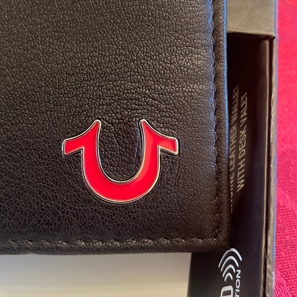 Brand New True Religion Genuine Leather Black Darkar Wallet w/ Desk Valet RFID - Picture 4 of 16